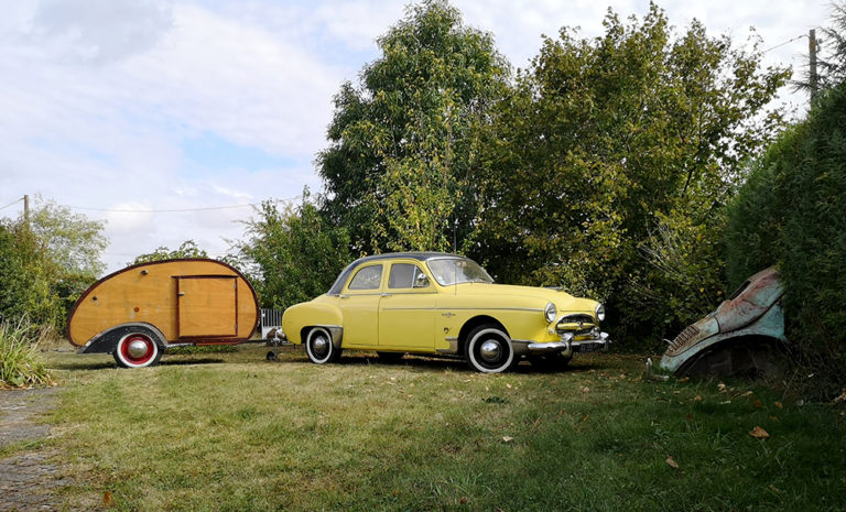 La caravane avec ma Renault Frégate modèle Transfluide de 1958